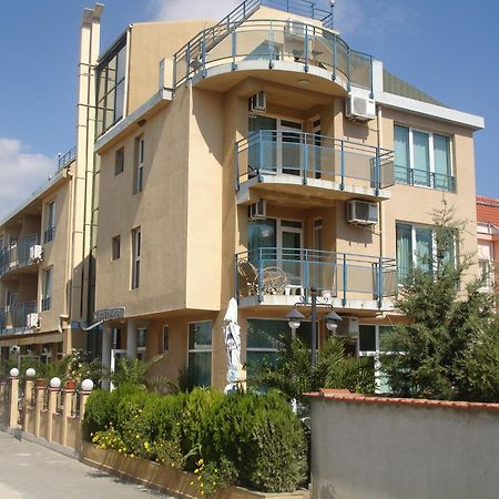 רבדה Hotel Riviera מראה חיצוני תמונה