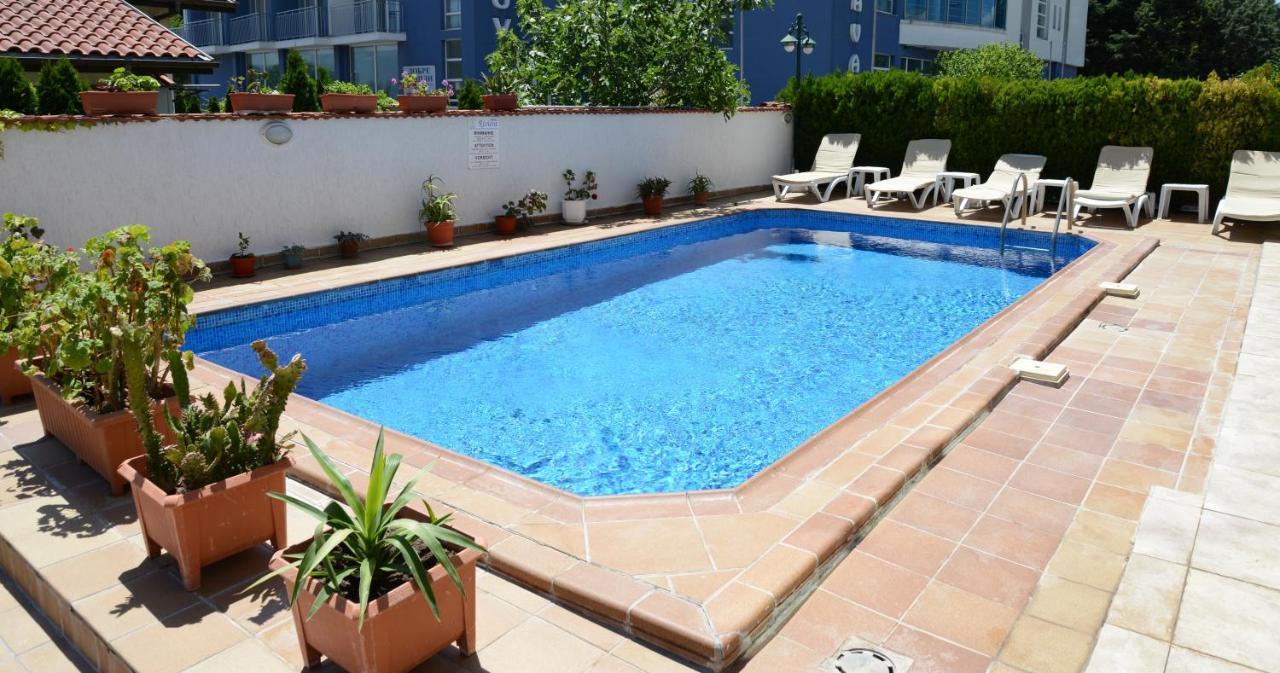 רבדה Hotel Riviera מראה חיצוני תמונה