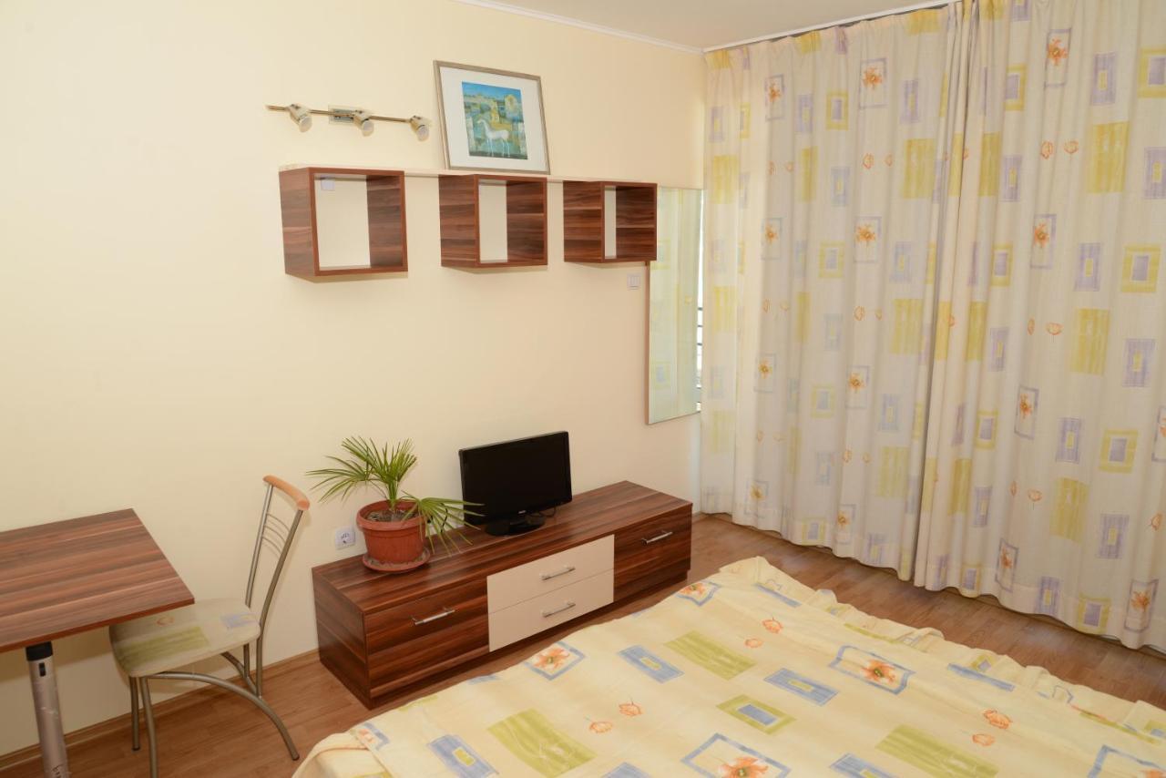 רבדה Hotel Riviera מראה חיצוני תמונה