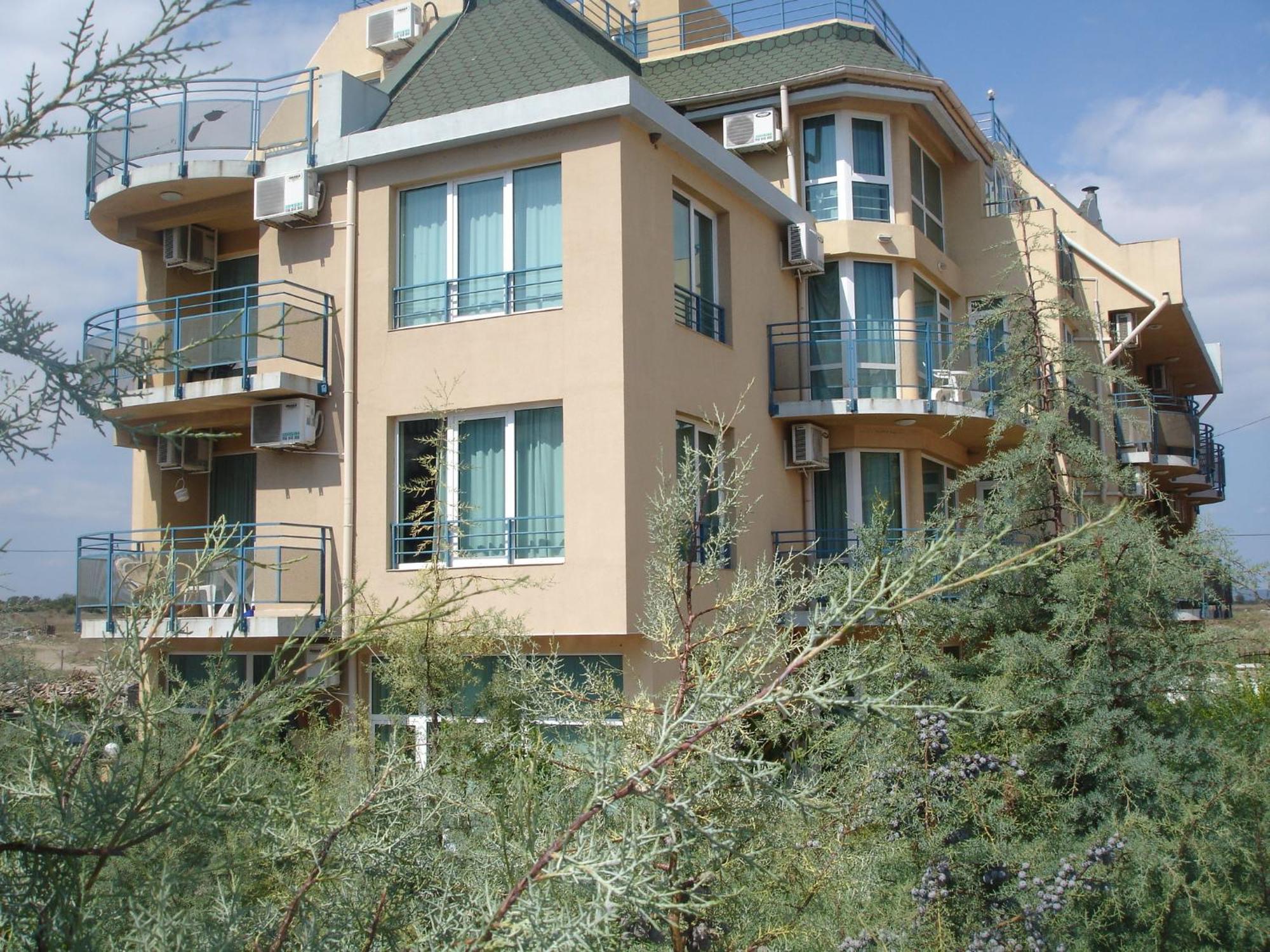 רבדה Hotel Riviera מראה חיצוני תמונה